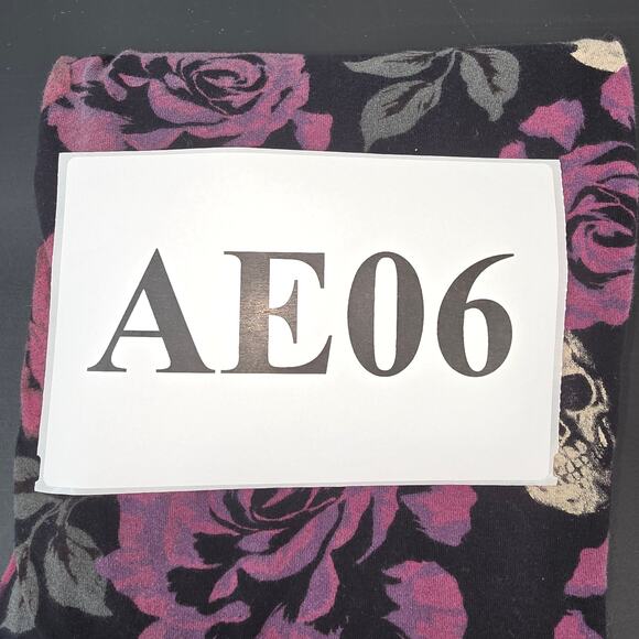 Torrid Size 0 Medium Leggings Skull Floral Whimsigoth Gothic Punk Athleisure - Picture 8 of 9